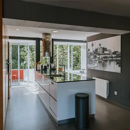 Exclusiva Balcon Rosa Mirando A Torrevieja