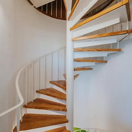 Exclusiva Balcon Rosa Mirando A Torrevieja