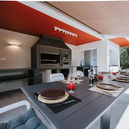 Exclusiva Balcon Rosa Mirando A Torrevieja *